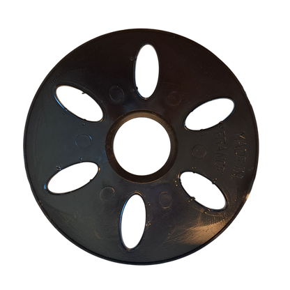 Cup saver in black that runs easily on the flagpole